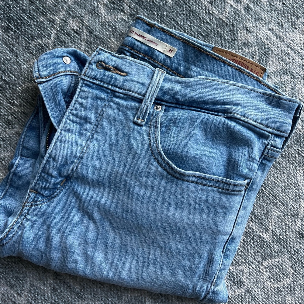 311 shaping skinny jeans - Levi’s size 31 waist